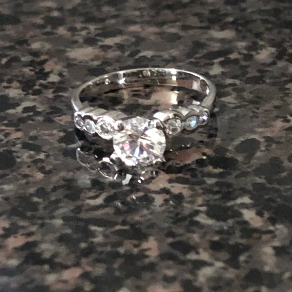 Cubic zirconia ring